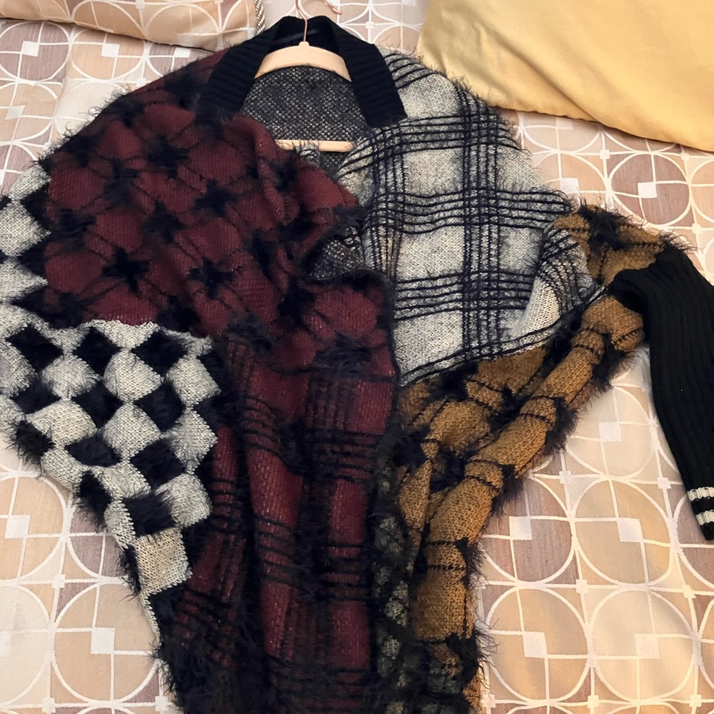 Vertigo open sweater S/M